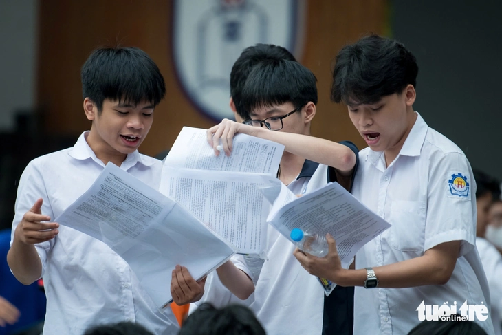 Đề môn hóa thi tốt nghiệp THPT 2025 - Ảnh 1. môn hóa - Ảnh 1.