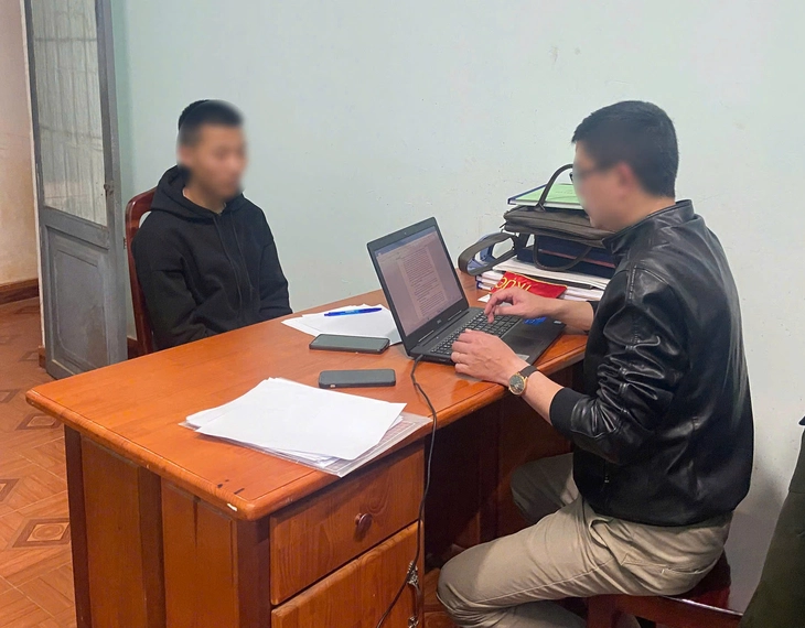 Khởi tố vụ án dùng ChatGPT giải đề thi văn tại Lâm Đồng - Ảnh 1.