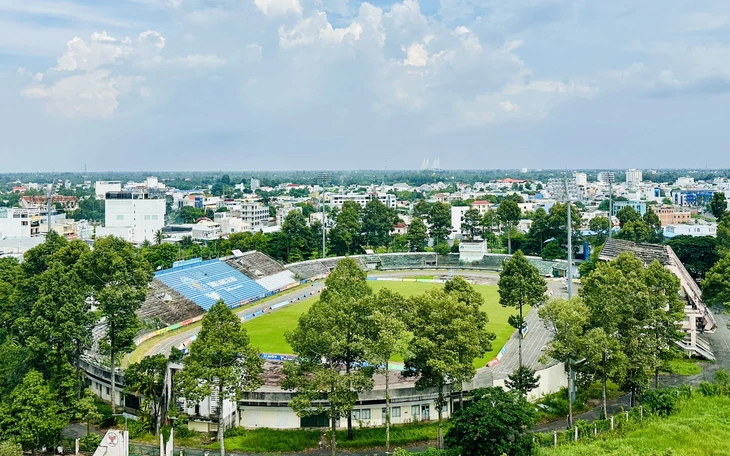 Đồng Tháp trao quyết định nghỉ hưu theo nguyện vọng cho 39 cán bộ cấp tỉnh   - Ảnh 3.