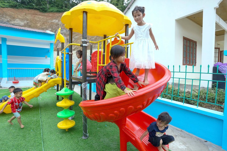 Miễn, hỗ trợ học phí: Không để ai bị bỏ lại phía sau - Ảnh 4. Miễn, hỗ trợ học phí: Không để ai bị bỏ lại phía sau - Ảnh 3.