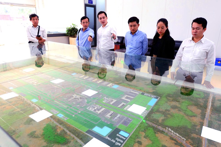 Đoàn chuyên gia khảo sát thực tế sân bay Long Thành - Ảnh 2.