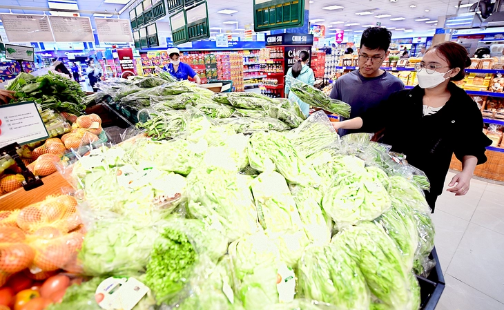 Hàng thiết yếu giảm giá mạnh trong Shopping Season 2025 - Ảnh 1.
