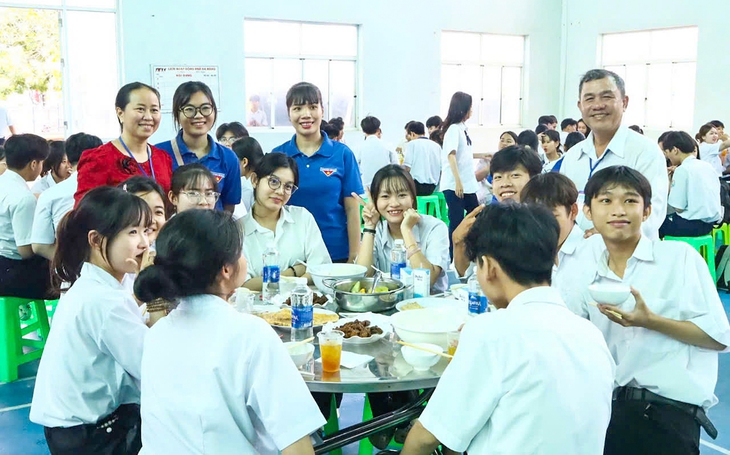 Ngày đầu thi tốt nghiệp THPT 2025: Rõ tinh thần đổi mới - Ảnh 2. thi tốt nghiệp - Ảnh 2.