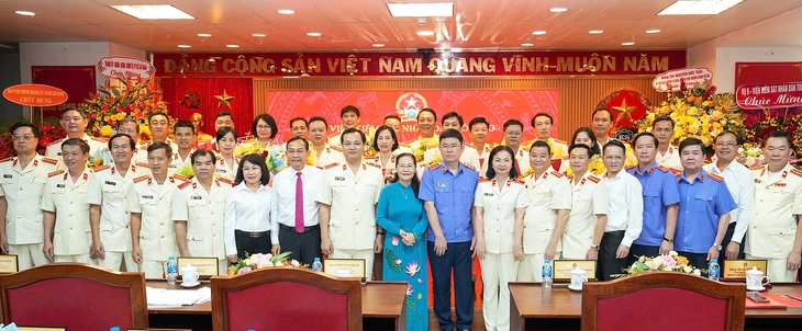 Bổ nhiệm viện trưởng viện kiểm sát 19 khu vực tại TP.HCM - Ảnh 1.