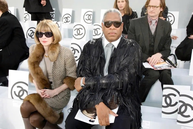 Anna Wintour bị tố lạm dụng quyền lực, phân biệt chủng tộc trước khi rời ghế tổng biên tập Vogue - Ảnh 7. Anna Wintour - Ảnh 6.