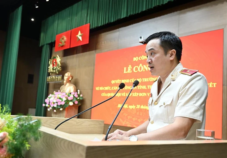 Đại tướng Lương Tam Quang trao quyết định cho 34 giám đốc công an tỉnh, thành phố - Ảnh 3.