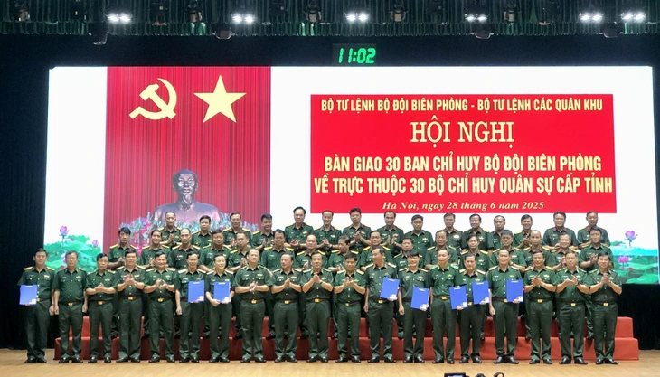 biên phòng - Ảnh 1.