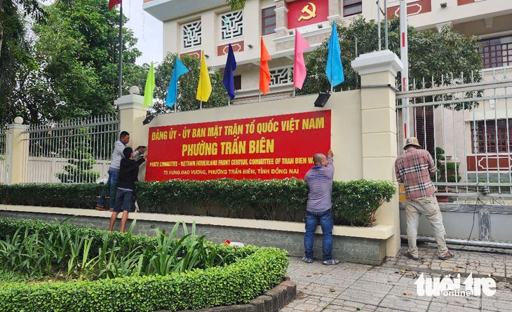 Phường Biên Hòa, Bửu Hòa, Trấn Biên… ở Đồng Nai gấp rút gắn bảng tên mới - Ảnh 1.