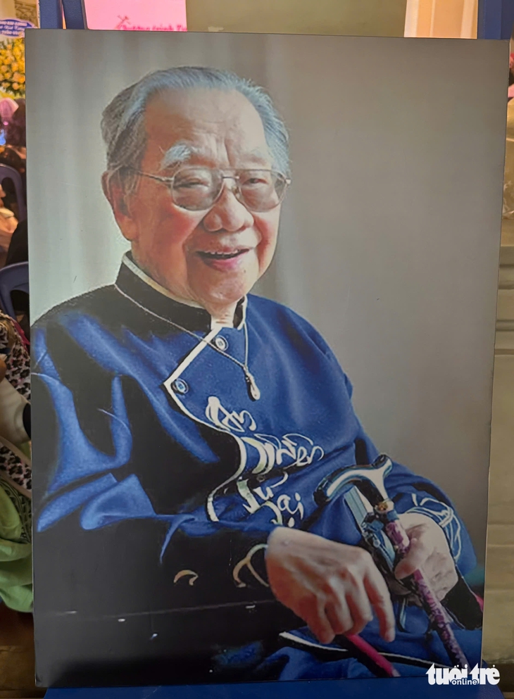 Giáo sư Trần Văn Khê đã để lại cho đời một di sản sống... - Ảnh 3. Trần Văn Khê - Ảnh 3.