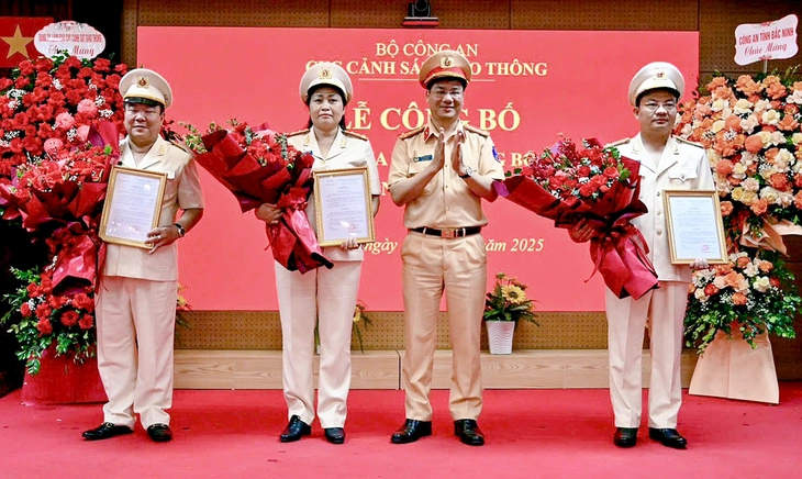 Lần đầu tiên Cục Cảnh sát giao thông có nữ phó cục trưởng - Ảnh 1.