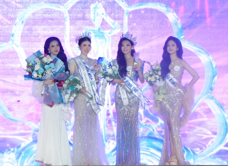 Sau một đêm Việt Nam có thêm 2 hoa hậu, 6 á hậu - Ảnh 6. Hoa hậu biển và hoa hậu trái đất Việt Nam đăng quang trong 1 đêm, cùng 6 á hậu - Ảnh 6.