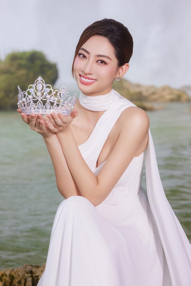 Hoa hậu - Ảnh 2.