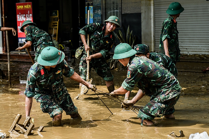 cứu hộ - Ảnh 1.