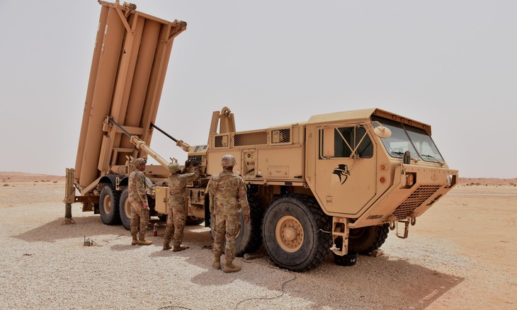Newsweek: Mỹ 'đốt' 20% kho tên lửa chiến lược để bảo vệ Israel - Ảnh 1. tên lửa - Ảnh 1.