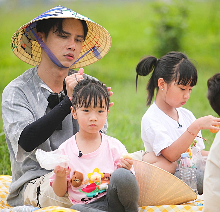 Những câu chuyện cha con trên màn ảnh nhỏ - Ảnh 1. Chuyện cha con - Ảnh 1.