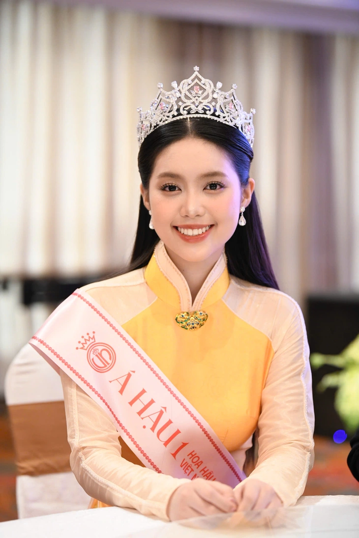 Nghe giọng hát thật của Top 3 Hoa hậu Việt Nam 2024 Trúc Linh, Châu Anh, Vân Nhi hát - Ảnh 3. Top 3 Hoa hậu Việt Nam 2024 Trúc Linh, Châu Anh, Vân Nhi hát trên sóng livestream - Ảnh 3.
