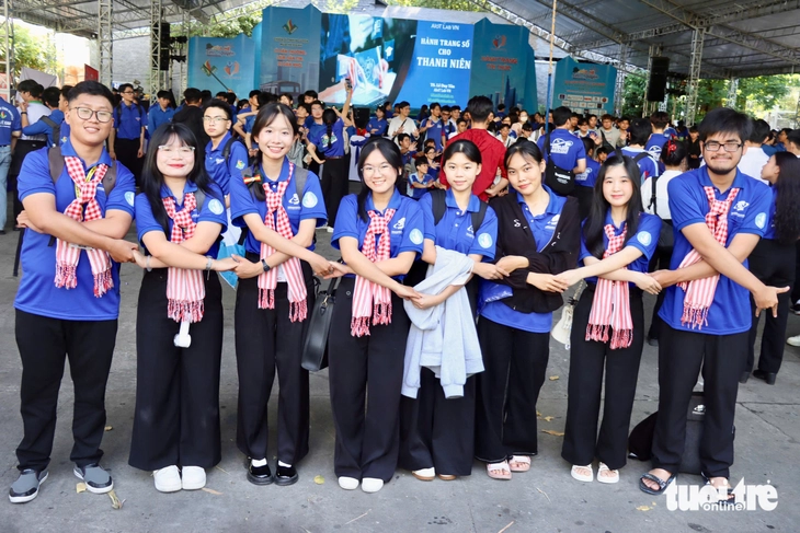 Sẵn sàng tình nguyện với "vùng trời quê hương nào cũng là bầu trời tổ quốc" - Ảnh 9. mùa hè xanh - Ảnh 7.