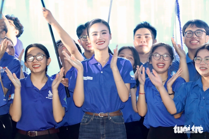 Sẵn sàng tình nguyện với "vùng trời quê hương nào cũng là bầu trời tổ quốc" - Ảnh 13. mùa hè xanh - Ảnh 10.