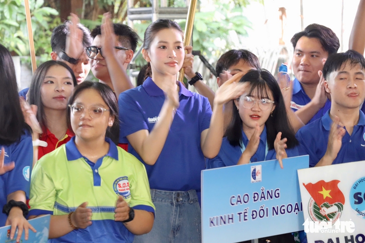 Sẵn sàng tình nguyện với "vùng trời quê hương nào cũng là bầu trời tổ quốc" - Ảnh 15. mùa hè xanh - Ảnh 12.