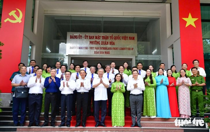Tổng Bí thư Tô Lâm khảo sát phường mới tại TP.HCM: 'Hàng lối đã rất ngay ngắn, đội ngũ rất chỉnh tề' - Ảnh 3.