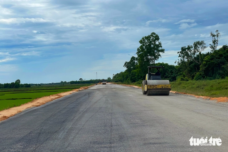 Gia hạn thêm một năm, đường tránh Đông Hà 400 tỉ vẫn nguy cơ trễ tiến độ- Ảnh 4. Gia hạn thêm một năm, đường tránh Đông Hà 400 tỉ vẫn nguy cơ trễ tiến độ - Ảnh 4.