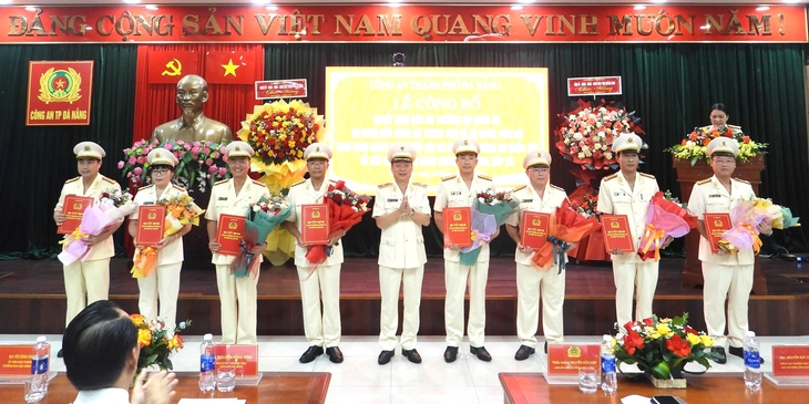 công an - Ảnh 2.
