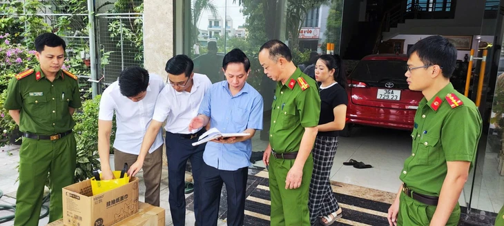 Khám xét nhà ‘trùm giang hồ xứ Thanh’ để đấu tranh với nhóm tội phạm- Ảnh 1. Khám xét nhà ‘trùm giang hồ xứ Thanh’ để đấu tranh với nhóm tội phạm - Ảnh 1.