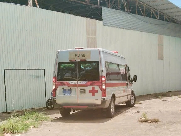 Phát hiện tổng giám đốc công ty sản xuất ô tô người nước ngoài tử vong trên sàn nhà - Ảnh 2.
