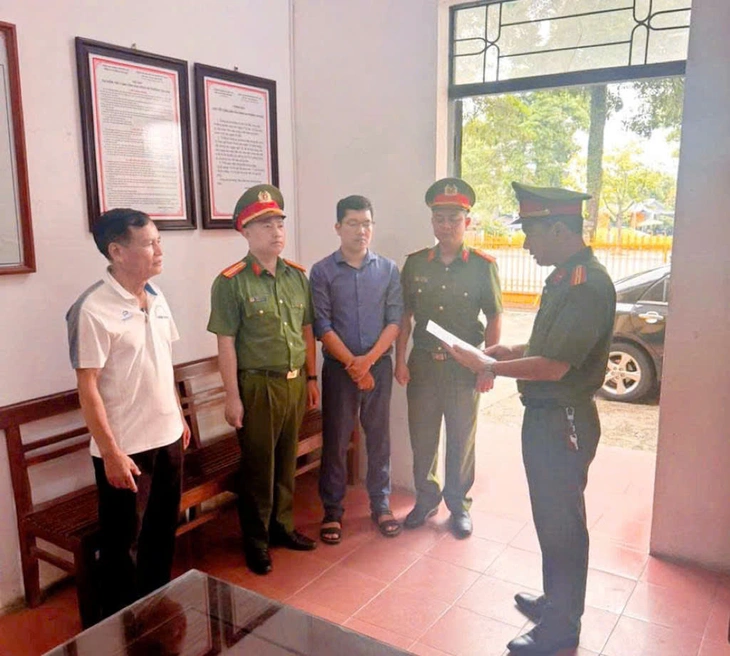 Chiếm đoạt tiền bảo hiểm y tế của học sinh, kế toán trường học ở Phú Thọ bị bắt Chiếm đoạt tiền bảo hiểm y tế của học sinh, kế toán trường học ở Phú Thọ bị bắt