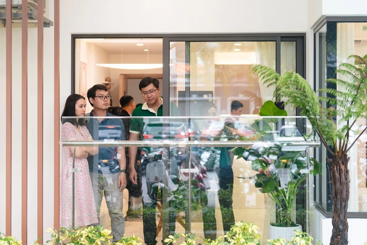 Sáp nhập sẽ tạo làn sóng giãn dân từ trung tâm TP.HCM? - Ảnh 3.
