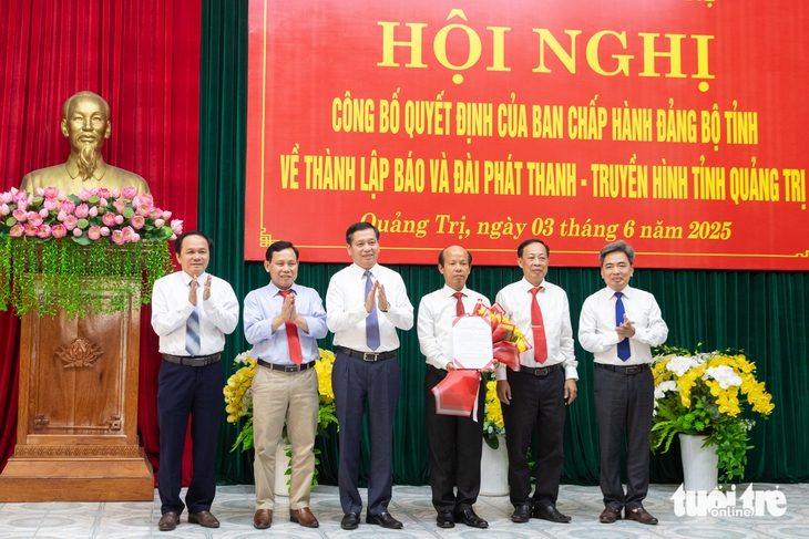 Báo và Đài phát thanh - truyền hình Quảng Trị kết tinh sức mạnh, bản lĩnh của đội ngũ làm báo - Ảnh 1.