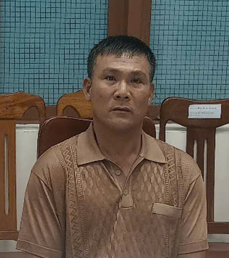 Khởi tố tài xế phóng xe bán tải ở bãi biển Tuy Hòa tội gây rối trật tự công cộng - Ảnh 1. bán tải - Ảnh 2.