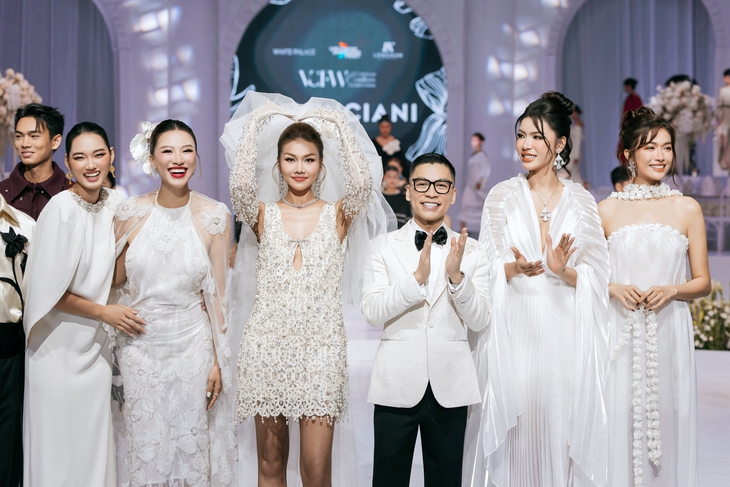 'Hẹn em' cùng Adrian Anh Tuấn - Ảnh 7. Adrian Anh Tuấn - Ảnh 7.