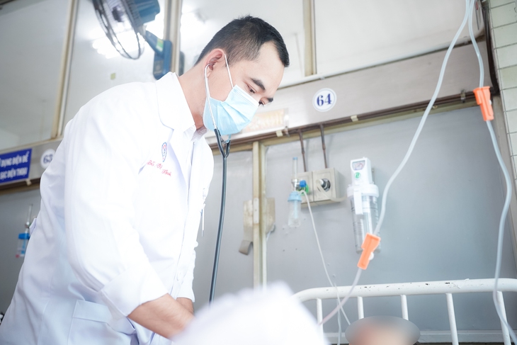 sập tường - Ảnh 1.