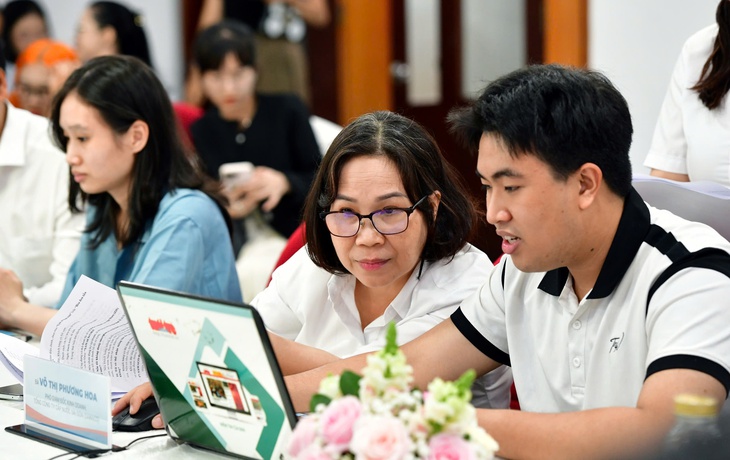 Đang giao lưu trực tuyến: Làm sao để người dân sử dụng dịch vụ điện - nước thông minh, an toàn? - Ảnh 1. điện - nước - Ảnh 1.