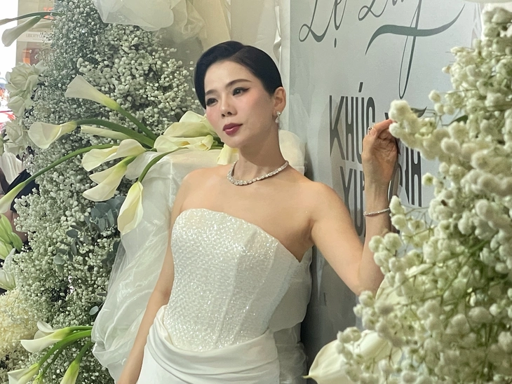 Lệ Quyên nhờ Quang Linh để biết cách hát ra âm hưởng miền Trung - Ảnh 1.