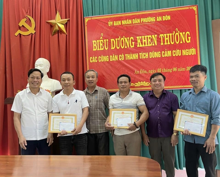 khen thưởng - Ảnh 1.