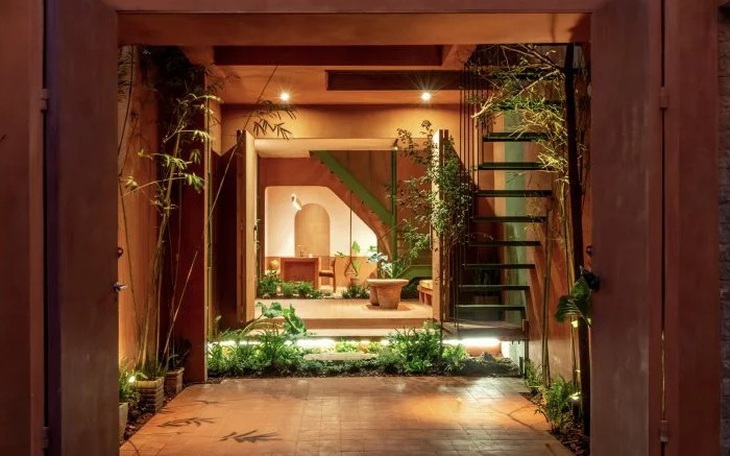 Ngôi nhà nhiều thế hệ ở Việt Nam vào top 5 nhà đẹp nhất tháng 12-2025 của tạp chí kiến trúc Anh - Ảnh 9.