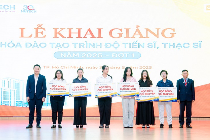 HUTECH khai giảng cho tân học viên cao học và nghiên cứu sinh - Ảnh 3.
