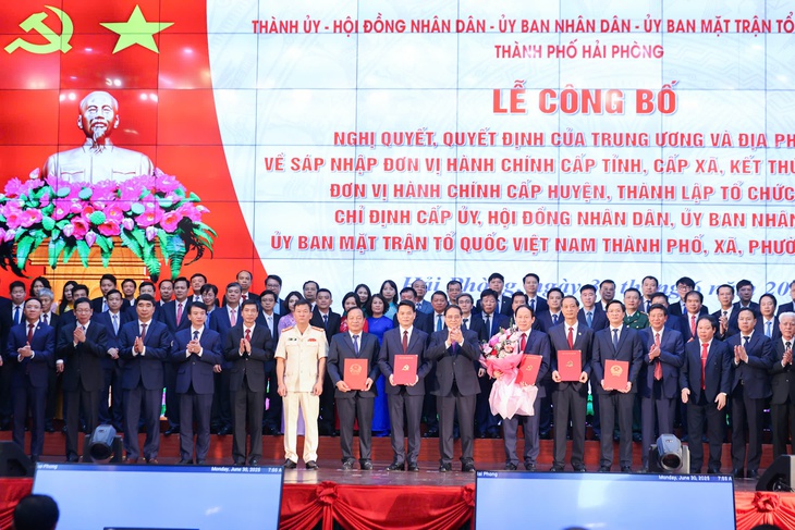 Danh sách bí thư, chủ tịch 115 xã, phường, đặc khu của TP Hải Phòng mới - Ảnh 1.