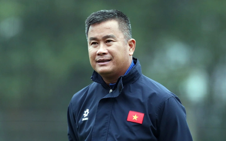 Nghề mới ở V-League: 'Cho thuê' bằng HLV chuyên nghiệp - Ảnh 2.