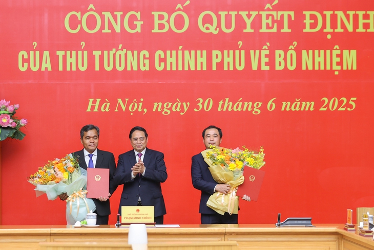 Thủ tướng trao quyết định bổ nhiệm phó tổng thanh tra thường trực Thanh tra Chính phủ - Ảnh 1.