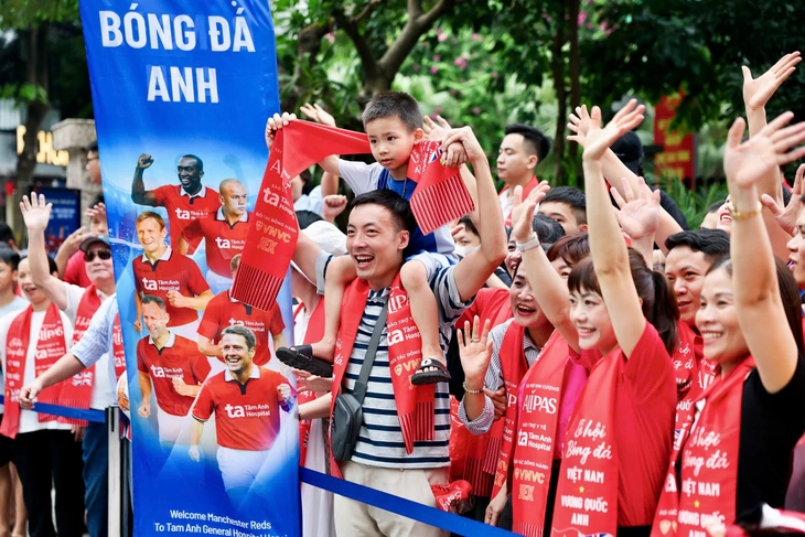 Dàn huyền thoại Man Đỏ được chăm sóc ở Bệnh viện Tâm Anh - Ảnh 2.