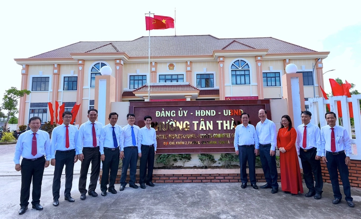 CÁN BỘ - Ảnh 1.