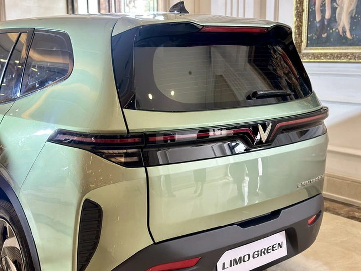 VinFast Limo Green - Ảnh 3.