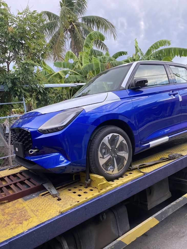Suzuki Swift 2025 lộ diện ở Việt Nam, giá dự kiến từ 569 triệu đồng Suzuki Swift - Ảnh 2.