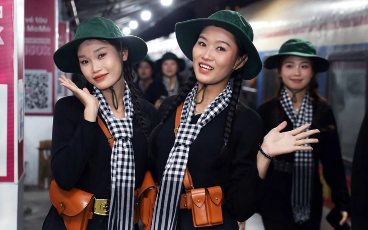 Thượng úy Lê Hoàng Hiệp và văn hóa thần tượng méo mó - Ảnh 2.