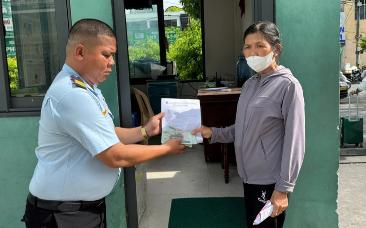 Người đàn ông nhặt được bao tải chứa 1 tỉ đồng tại lối vào cao tốc - Ảnh 4.