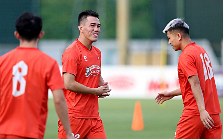 Hàng công 'tịt ngòi', tuyển Việt Nam thắng U22 nhờ hàng tiền vệ - Ảnh 4.