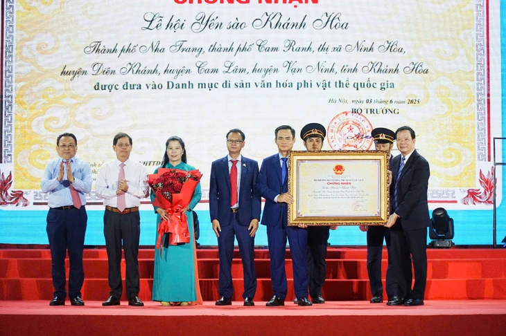 Vinh danh 2 di sản văn hóa phi vật thể quốc gia của Yến sào Khánh Hòa - Ảnh 1. Vinh danh 2 di sản văn hóa phi vật thể quốc gia của Yến sào Khánh Hòa - Ảnh 1.